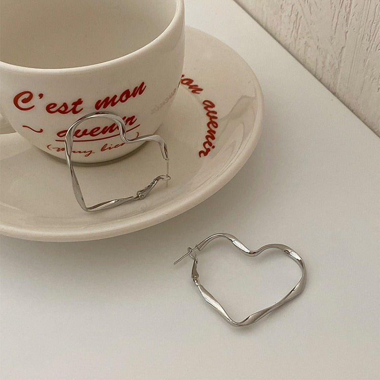 Minimalist Aesthetic Heart Earrings